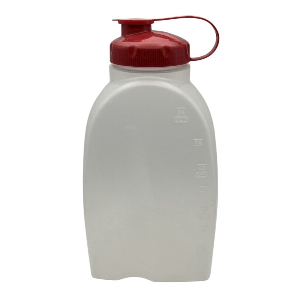Rubbermaid 2 Quart Servin Saver Drink/Beverage Pitcher/Bottle Red/Maroon Lid
